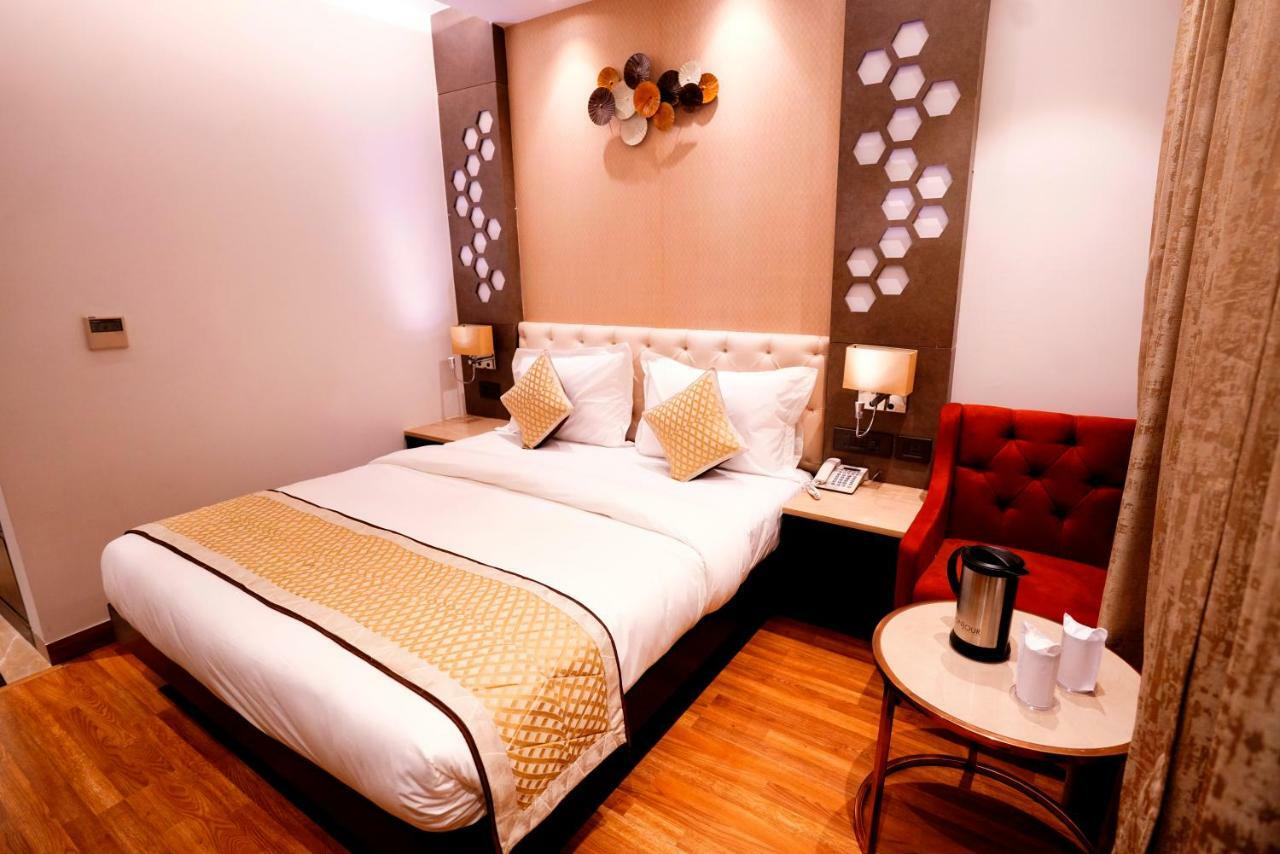 Hotel City Pride With Free Airport Pickup Нью-Дели Экстерьер фото