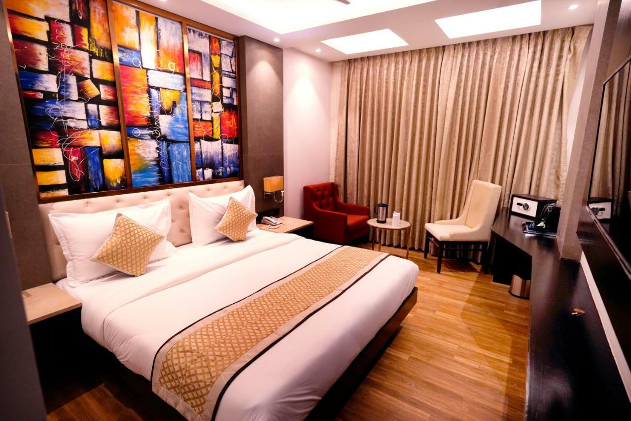 Hotel City Pride With Free Airport Pickup Нью-Дели Экстерьер фото